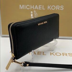 MICHAEL KORS Jet Set Travel Continental Zip